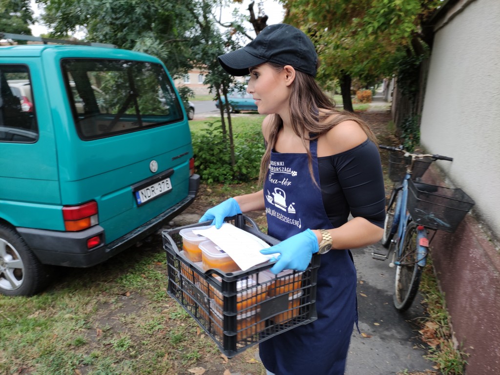 ételosztás 18-dik alkalom Tabáni Olvaskör (13)